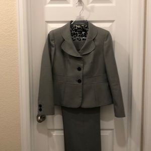 Black/ white tweed pants suit
